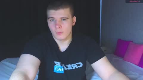 Snapshot of kittenmur chatting on February 27, 8:39 am Vlad online show from February 27, 8:39 am