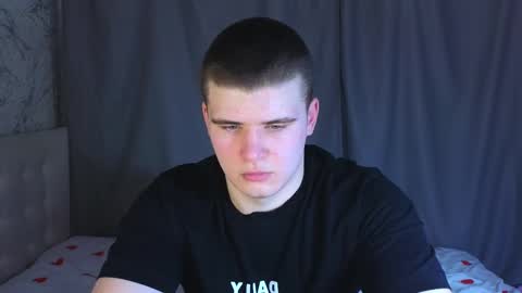 Snapshot of kittenmur chatting on December 26, 8:39 am Vlad online show from December 26, 8:39 am