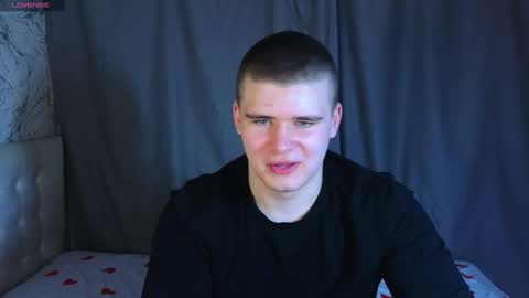 Snapshot of kittenmur chatting on December 18, 1:23 pm Vlad online show from December 18, 1:23 pm