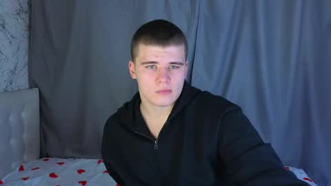 Snapshot of kittenmur chatting on December 23, 10:42 am Vlad online show from December 23, 10:42 am