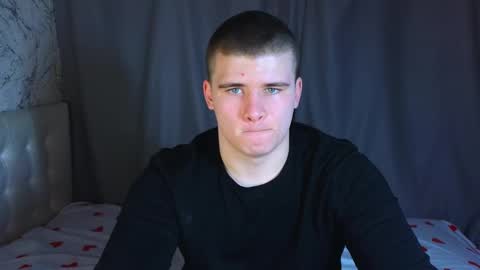 Snapshot of kittenmur chatting on December 19, 12:45 pm Vlad online show from December 19, 12:45 pm