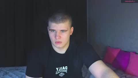 Snapshot of kittenmur chatting on February 21, 11:33 am Vlad online show from February 21, 11:33 am