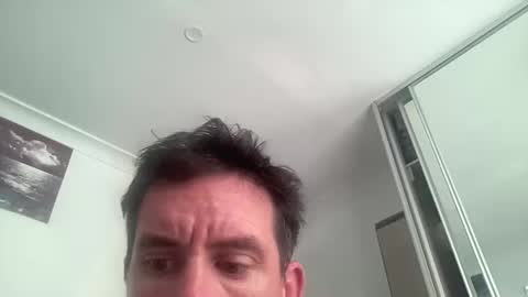 Snapshot of kiwibuzzer chatting on October 26, 7:54 am Champ online show from October 26, 7:54 am
