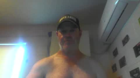 kiwiguy19773 online show from March 2, 3:24 am