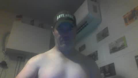 kiwiguy19773 online show from May 14, 7:50 am