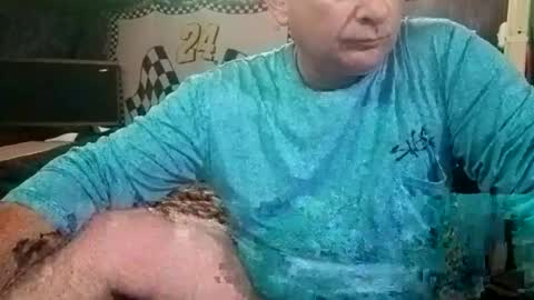 Snapshot of knock2wice1975 chatting on January 6, 9:32 pm knock2wice1975 online show from January 6, 9:32 pm