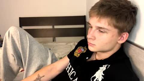 Snapshot of knotsiemens chatting on September 21, 3:28 am Adam online show from September 21, 3:28 am