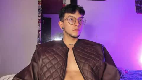 Koddy Independent model online show from June 10, 1:51 am