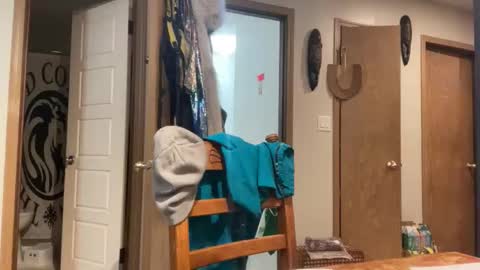 A Dick Ting online show from January 7, 1:10 am