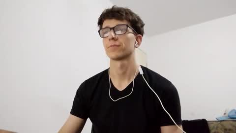 Facu online show from December 21, 8:18 am