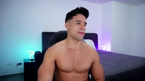 Snapshot of krops_ chatting on March 7, 3:29 am KROPS online show from March 7, 3:29 am