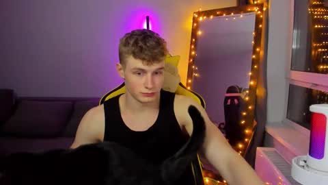 kurt_hanssen online show from March 8, 6:34 pm