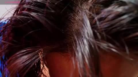 kuzzcoo online show from November 17, 9:18 pm