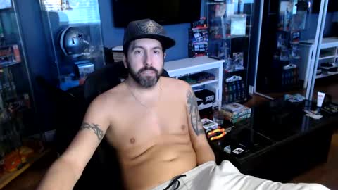 Snapshot of kyle7___ chatting on February 5, 1:04 am kyle7___ online show from February 5, 1:04 am