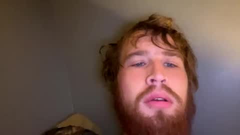 Snapshot of kylelovepussy69 chatting on October 27, 8:38 am kylelovepussy69 online show from October 27, 8:38 am