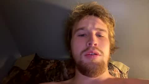 Snapshot of kylelovepussy69 chatting on February 5, 10:19 am kylelovepussy69 online show from February 5, 10:19 am