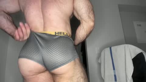 Snapshot of l0v35_2_5p00g3 chatting on December 27, 9:06 am l0v35_2_5p00g3 online show from December 27, 9:06 am