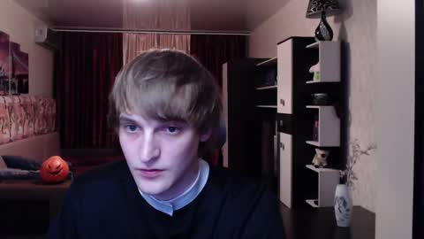 l1onkennedy online show from October 31, 9:40 pm