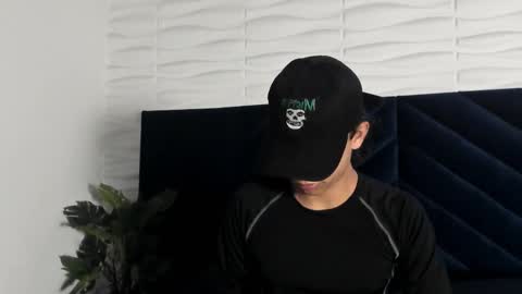 labrinthteasing online show from January 18, 1:35 pm