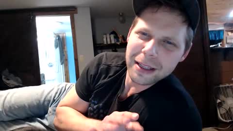 Snapshot of lancehardin chatting on January 23, 12:46 am Lance online show from January 23, 12:46 am