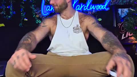 Snapshot of lancehardwood222 chatting on November 2, 12:48 am LANCE online show from November 2, 12:48 am