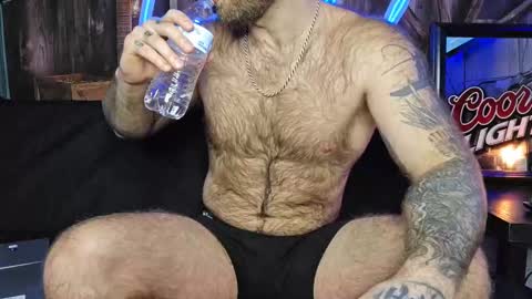 Snapshot of lancehardwood222 chatting on February 11, 1:20 am LANCE online show from February 11, 1:20 am