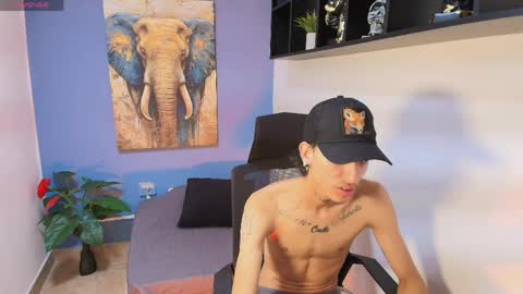 langelo_el online show from June 1, 12:16 pm