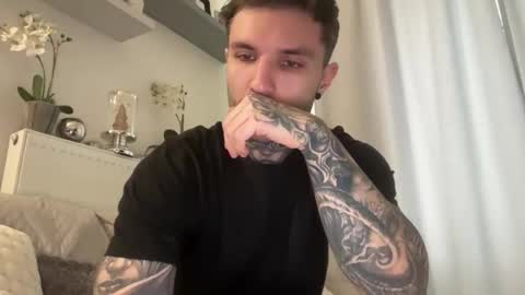 larsskeet online show from December 18, 10:44 am