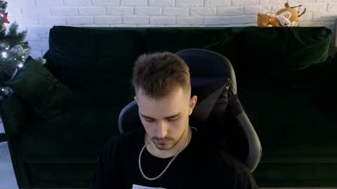 Lars online show from December 20, 1:36 am