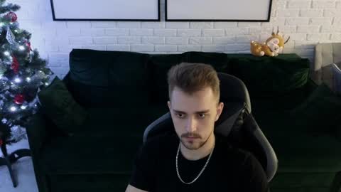 Lars online show from December 8, 1:24 am