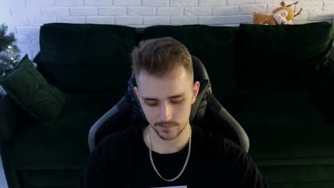 Lars online show from December 25, 12:59 am