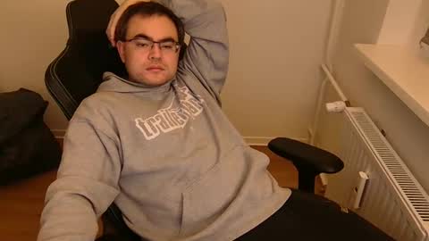 latexboy893 online show from February 16, 9:13 pm