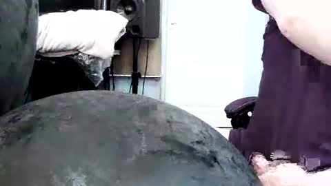 latexchris77 online show from April 17, 6:05 am