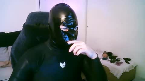 latexminheadroom online show from April 1, 2:24 am