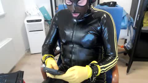 latexslaafboy online show from December 16, 7:26 am