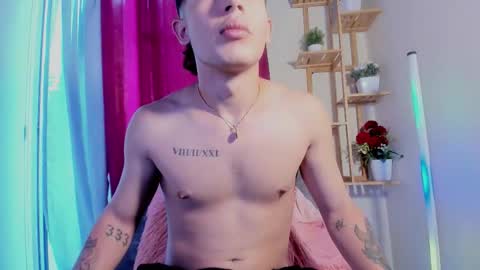 latiin_boy21 online show from November 8, 7:06 pm