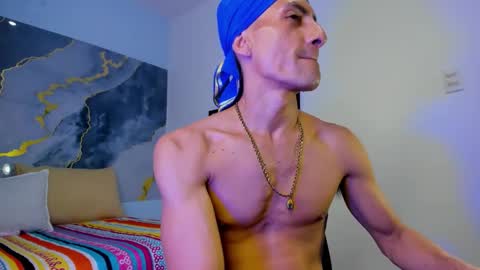 Snapshot of latin_crissex chatting on October 24, 1:02 pm crissex  online show from October 24, 1:02 pm