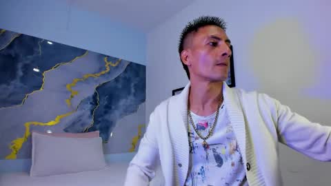 Snapshot of latin_crissex chatting on October 18, 12:10 pm crissex  online show from October 18, 12:10 pm