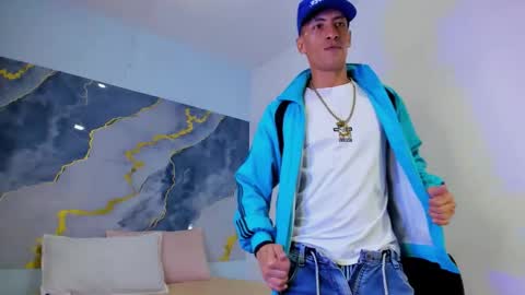 Snapshot of latin_crissex chatting on October 20, 12:31 pm crissex  online show from October 20, 12:31 pm