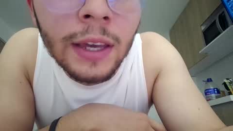 Snapshot of latin_edge chatting on March 11, 6:32 am Latin edge online show from March 11, 6:32 am