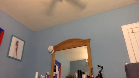 Snapshot of latinfyre chatting on September 29, 7:10 pm Chris online show from September 29, 7:10 pm