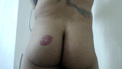 Snapshot of latinfyre chatting on December 4, 9:46 pm Chris online show from December 4, 9:46 pm