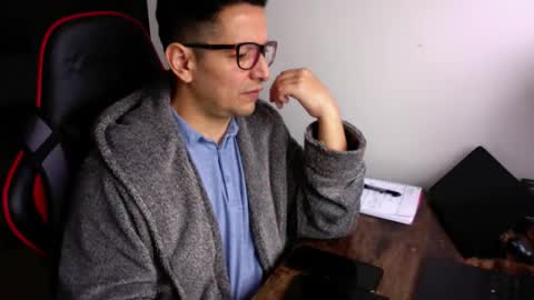 latino8484 online show from October 15, 8:22 am