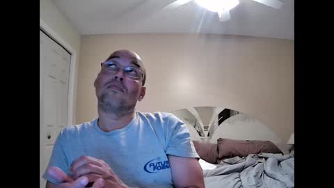 Snapshot of latinoinfla chatting on January 19, 1:43 am latinoinfla online show from January 19, 1:43 am