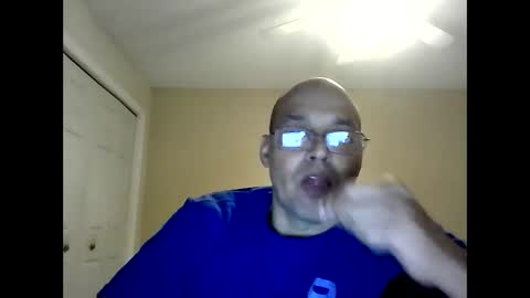 Snapshot of latinoinfla chatting on January 4, 3:40 am latinoinfla online show from January 4, 3:40 am