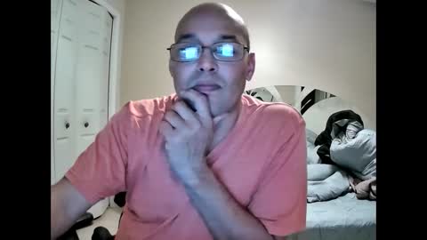 Snapshot of latinoinfla chatting on December 10, 2:35 am latinoinfla online show from December 10, 2:35 am