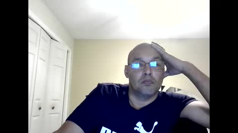 Snapshot of latinoinfla chatting on December 26, 12:46 am latinoinfla online show from December 26, 12:46 am