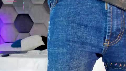 LEANDRO online show from April 16, 3:39 am