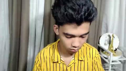 laurence_cuttieguyhere online show from March 12, 6:26 pm