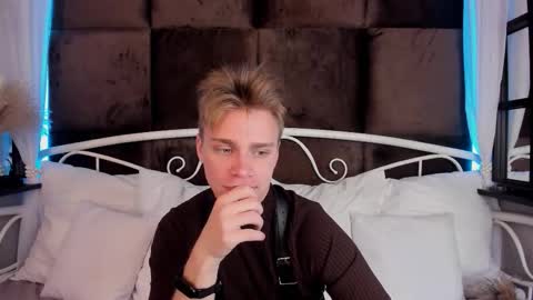 Snapshot of lawrence_miles chatting on October 11, 10:41 am Lawrence online show from October 11, 10:41 am